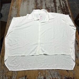 NWT XL (fits 2X/3X) Zenana Oversized White Boxy Hi-Low Blouse. Very flowy!! 🤩